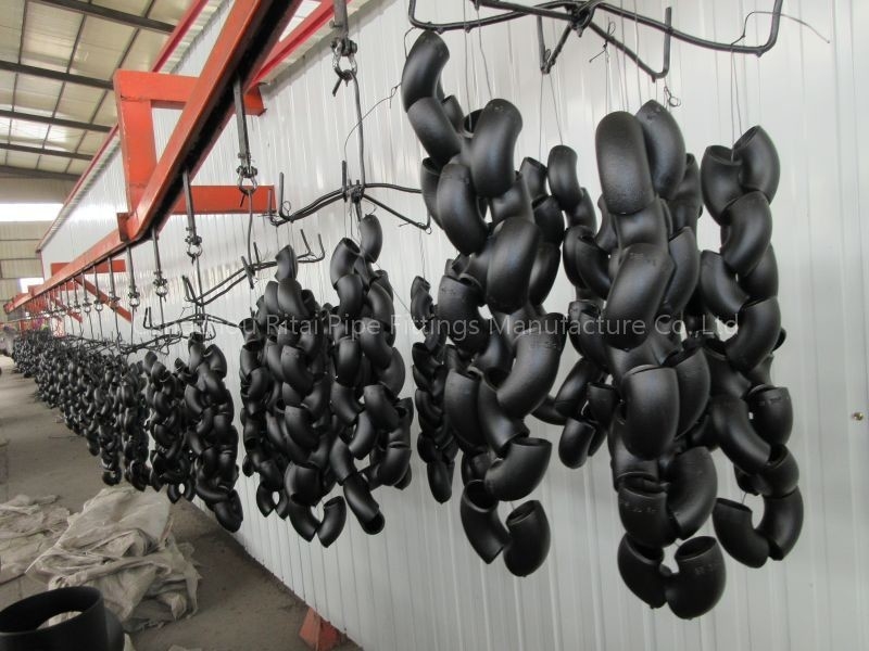 ब्लैक 1/2 'बट वेल्ड फिटिंग P245GH कार्बन स्टील 45 डिग्री लंबी त्रिज्या कोहनी